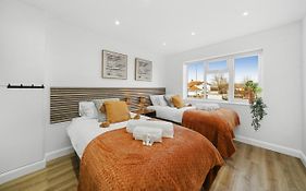 Modern Bungalow In Maidstone Sleeps 5 With Free Parking